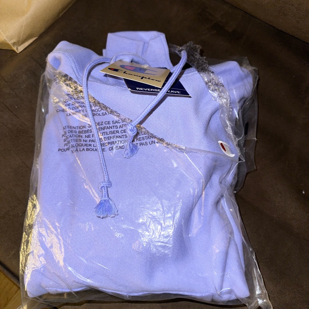 Women’s xs new champion hoodie